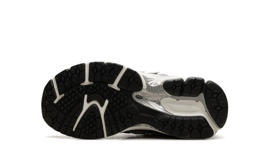 New Balance 1906R Silver Metallic Black
