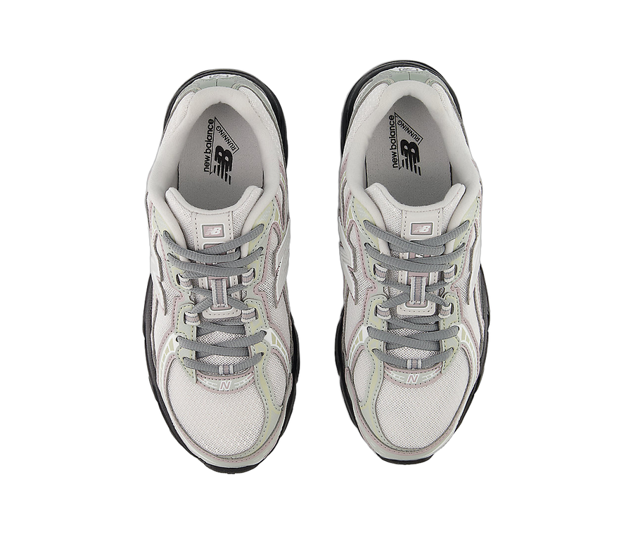 New Balance 740 Grey Black